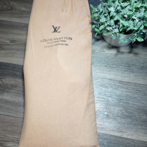 Louis Vuitton Monogram Cowhide Leather Garment Bag W/ Cover Hanger Paris France - Picture 14 of 15